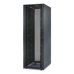   (AR3150) NetShelter SX 42U 750mm x 1070mm szerver rackszekrény, fekete oldalakkal